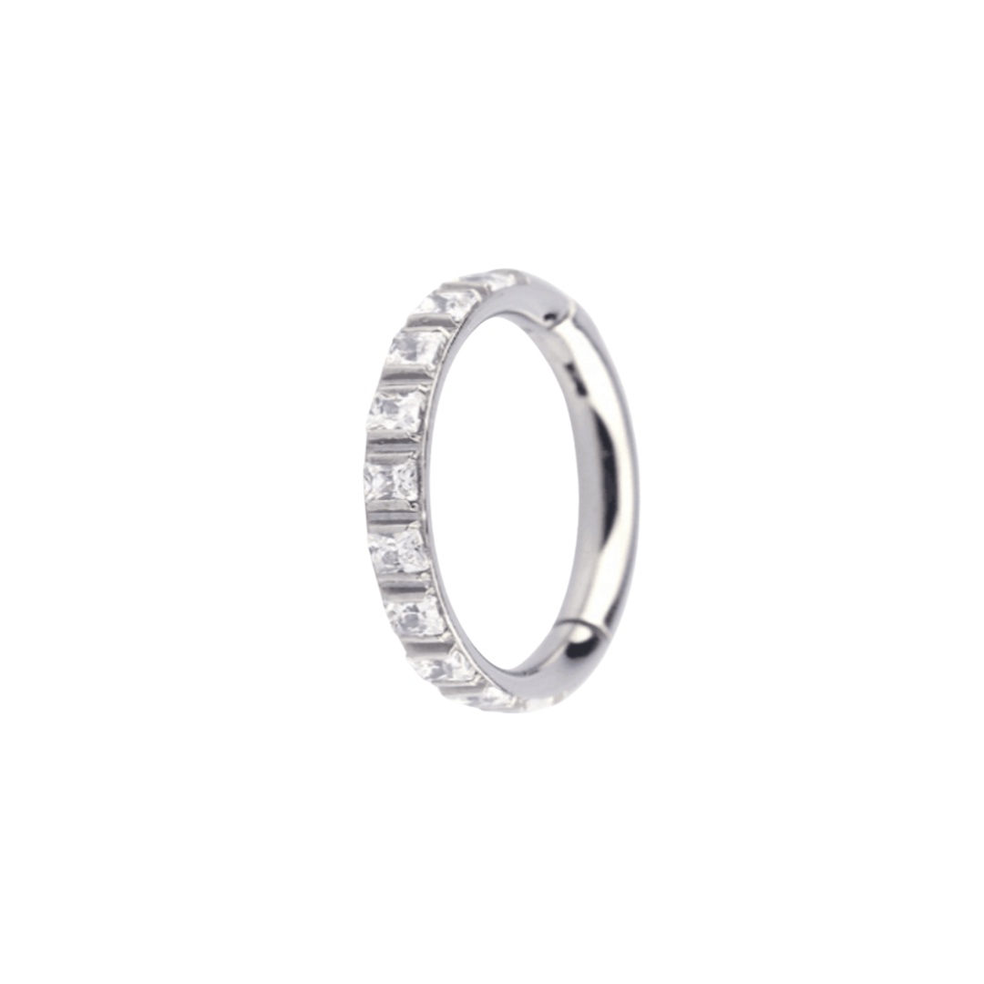 Ring with side gems
