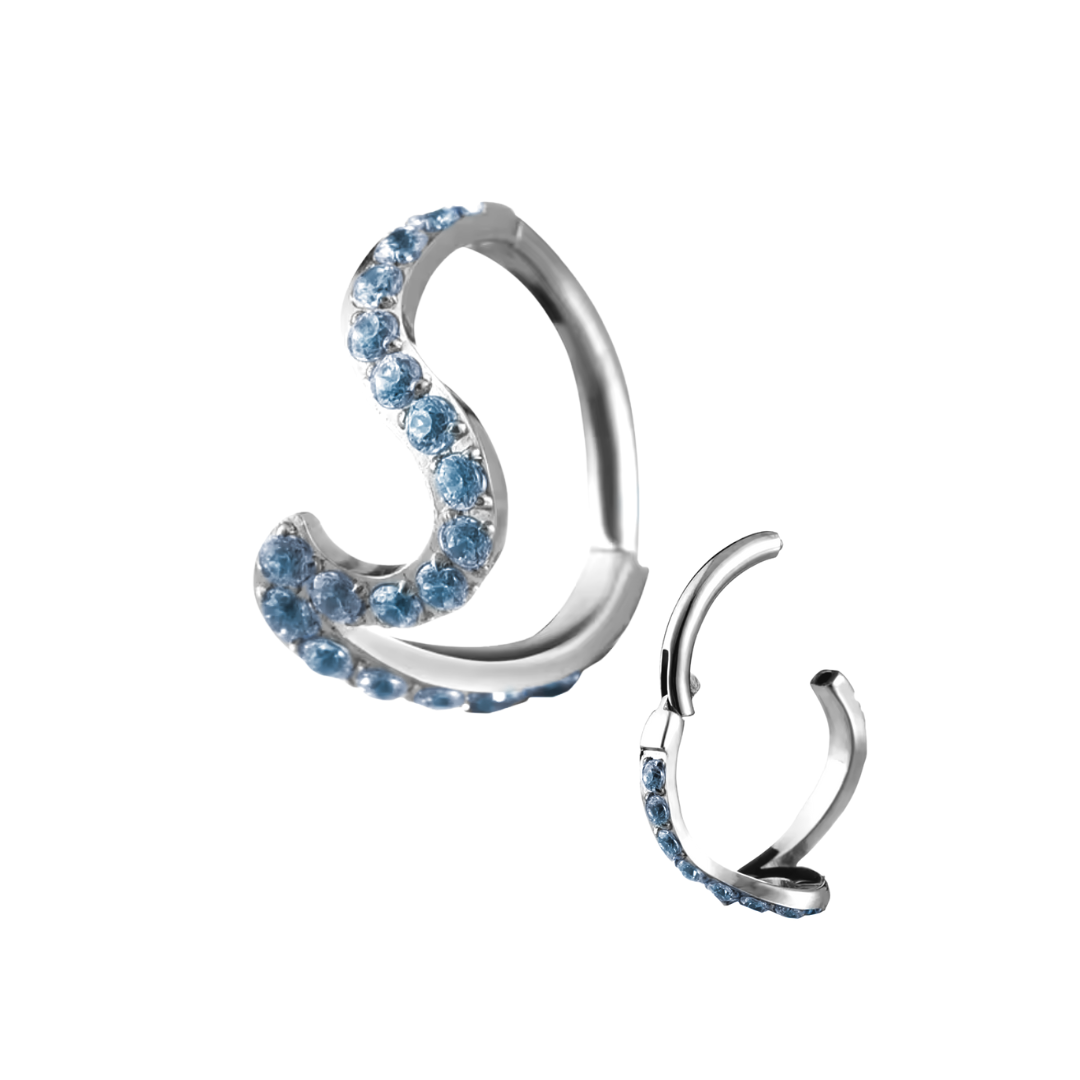 Ring with side gems