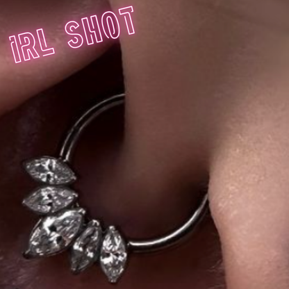 Žiedelis su markizės formos cirkoniais