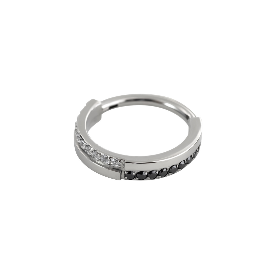Ring with side gems