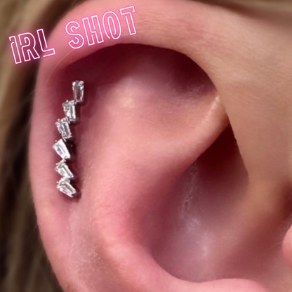 Domino cirkonių klasteris