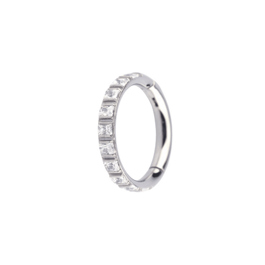 Ring with side gems